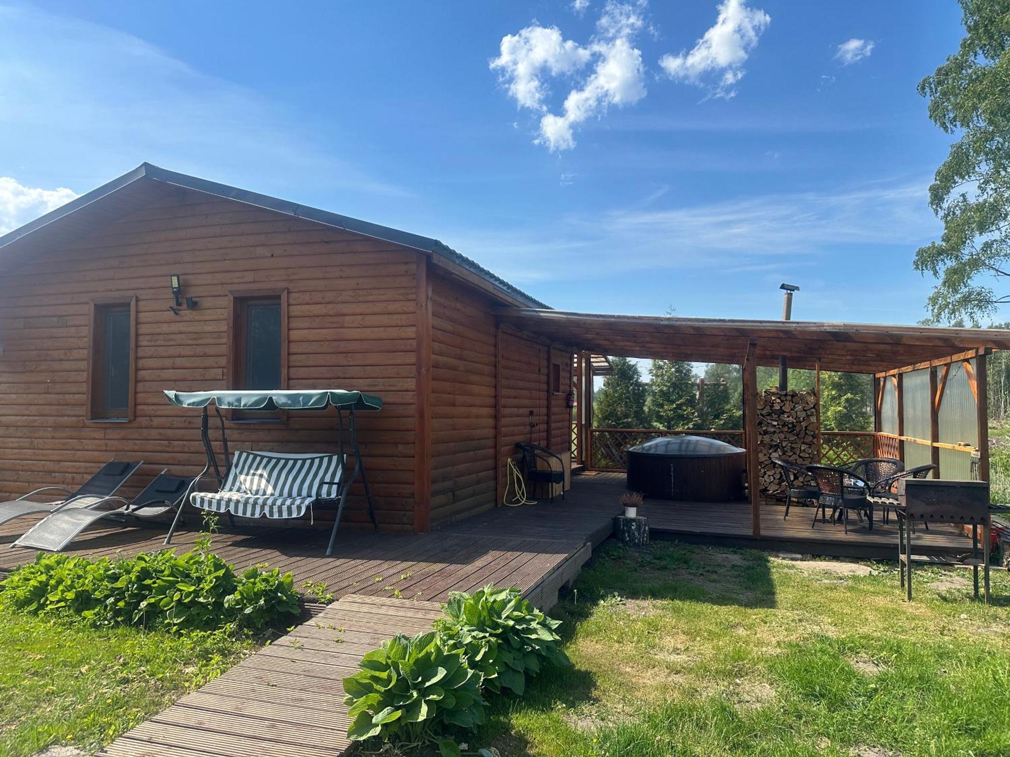 Kundzini Hotell Bīriņi Exteriör bild