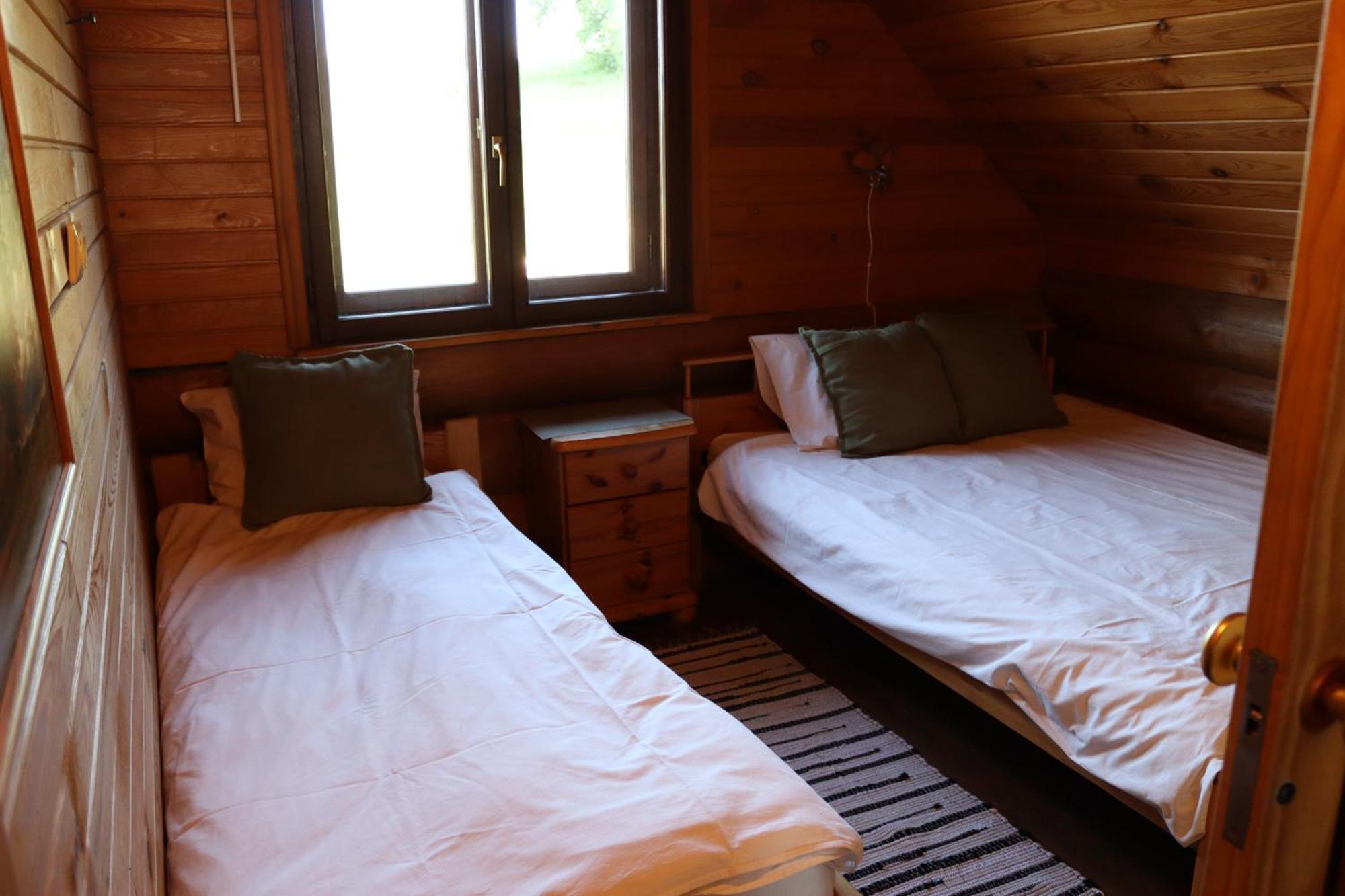 Kundzini Hotell Bīriņi Exteriör bild